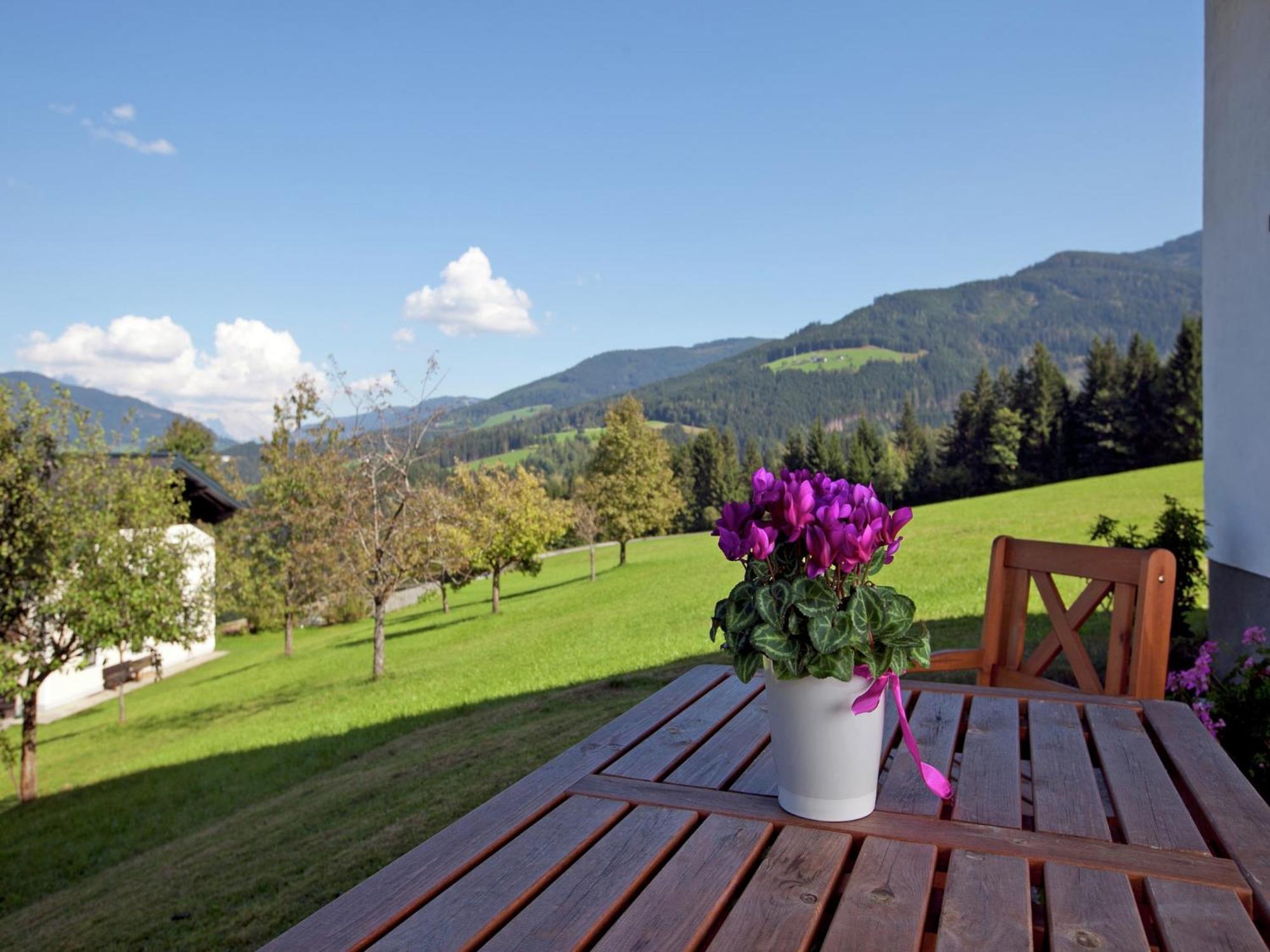 Charming Holiday Home In H Ttau With Barbecue Хюттау Экстерьер фото